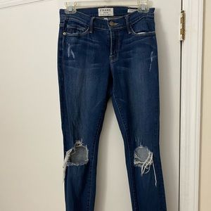 Frame skinny jeans. Ripped knee